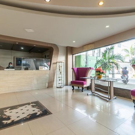 Urbanview Hotel Best Skip Palembang Exterior foto