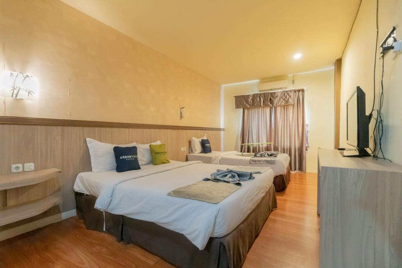 Urbanview Hotel Best Skip Palembang Exterior foto