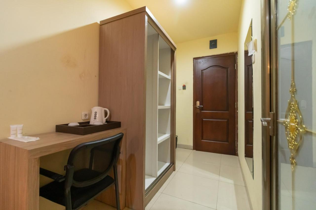 Urbanview Hotel Best Skip Palembang Exterior foto