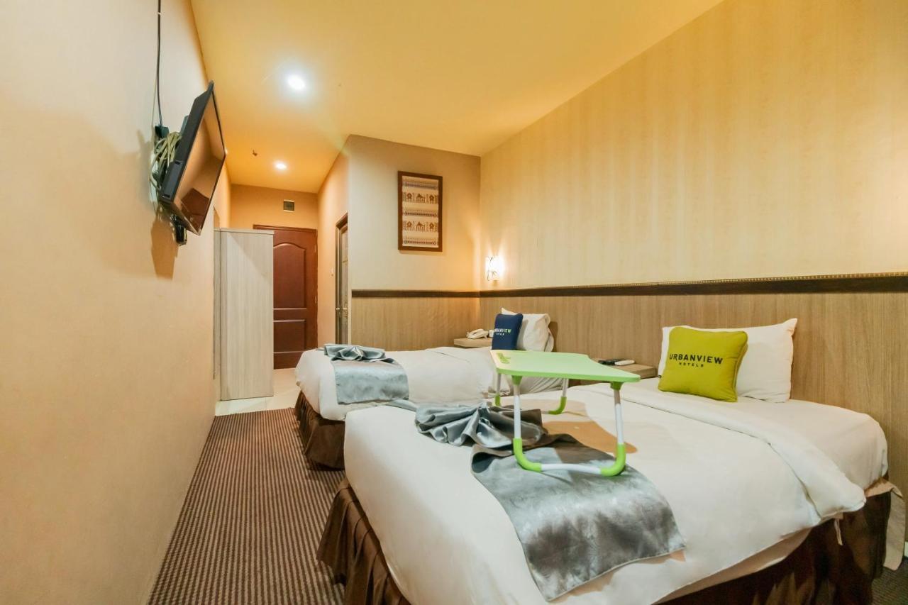 Urbanview Hotel Best Skip Palembang Exterior foto