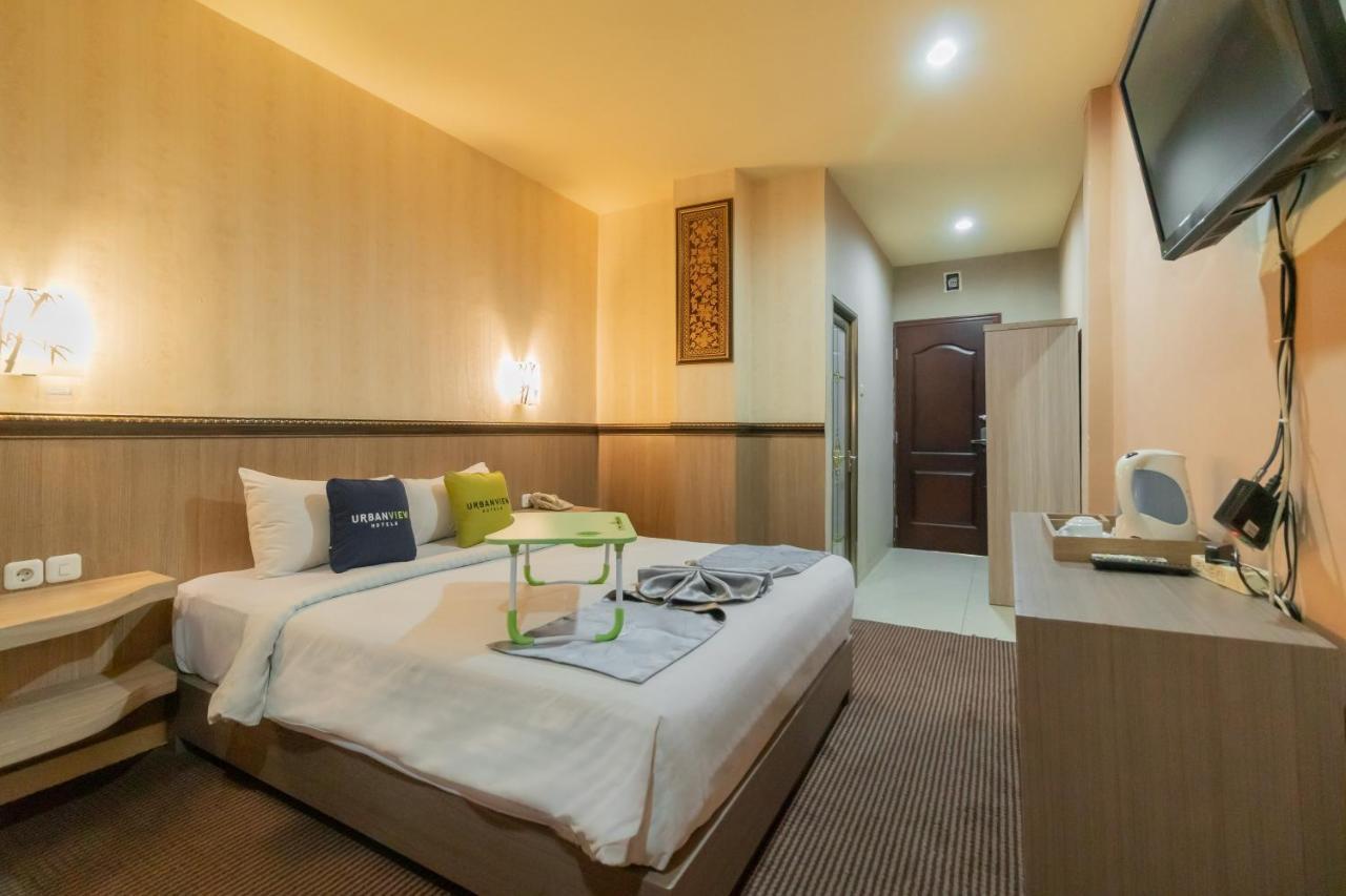 Urbanview Hotel Best Skip Palembang Exterior foto