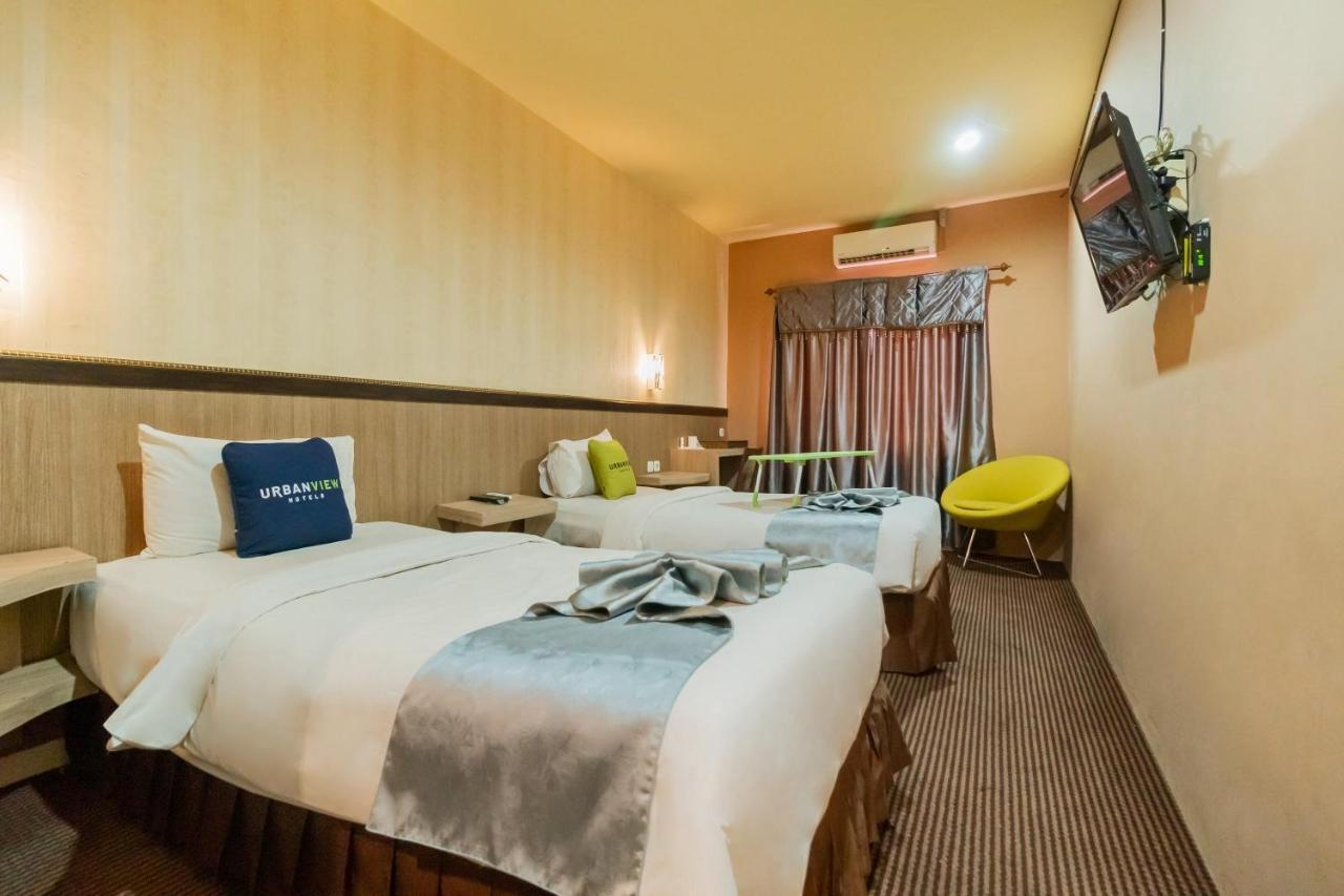 Urbanview Hotel Best Skip Palembang Exterior foto