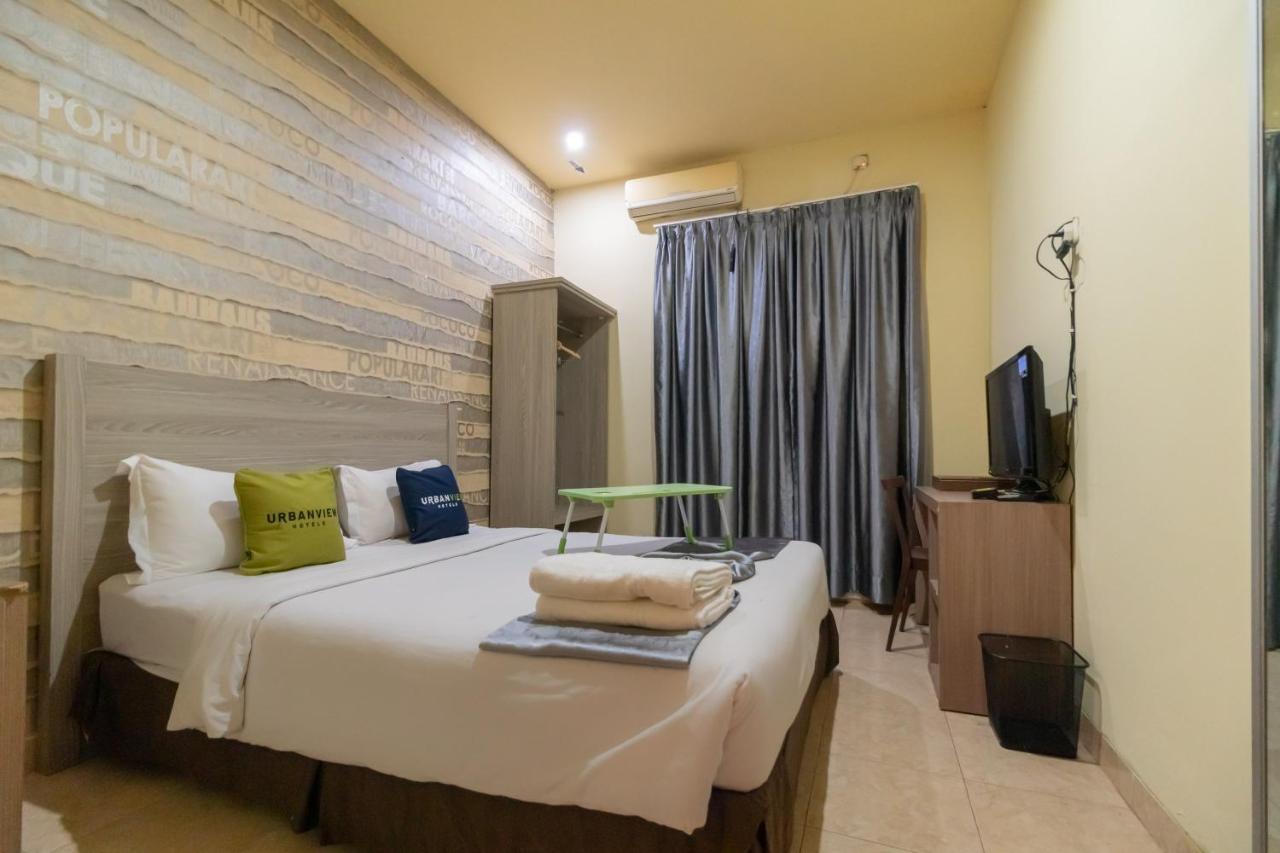 Urbanview Hotel Best Skip Palembang Exterior foto