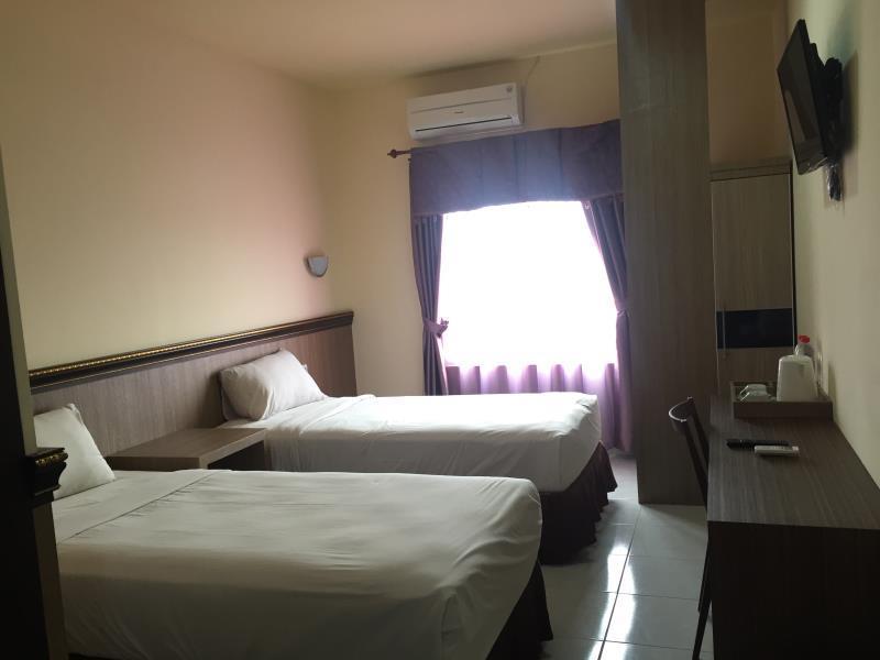 Urbanview Hotel Best Skip Palembang Exterior foto
